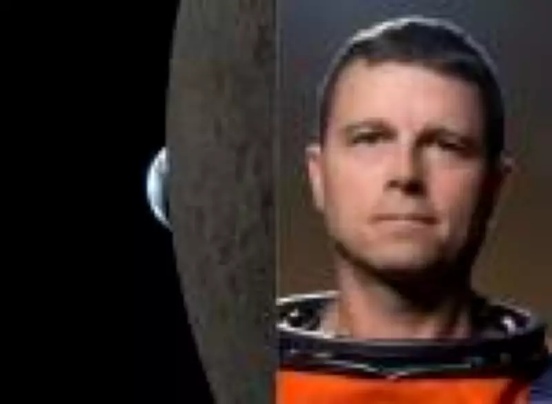 Astronauta da Artemis II filma 'pôr da Terra' com iPhone e vídeo viraliza nas redes