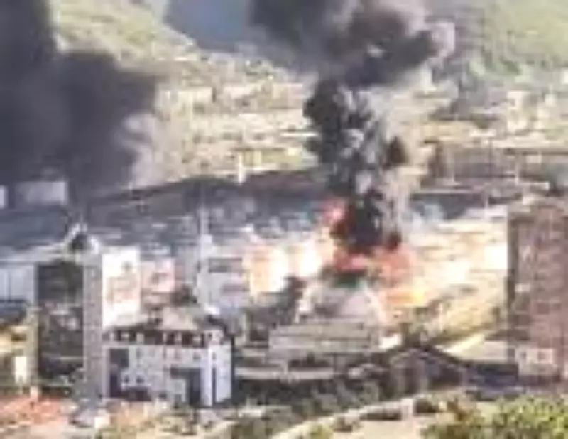 Ataques ucranianos matam três e incendeiam refinaria na Rússia