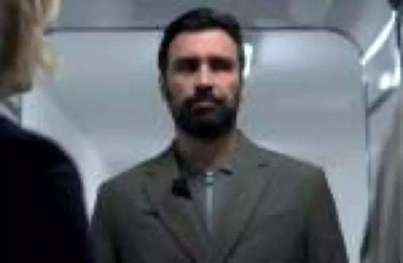 Ator brasileiro Eduardo Muniz brilha em série da BBC após passagem por 'Grey's Anatomy'