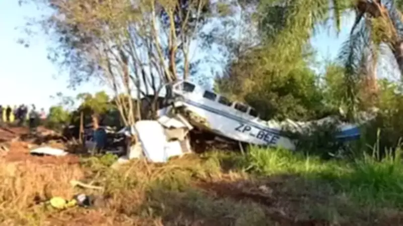 Avião com milhões da Prosegur cai no Paraguai; piloto morre e moradores saqueiam US$ 2 milhões