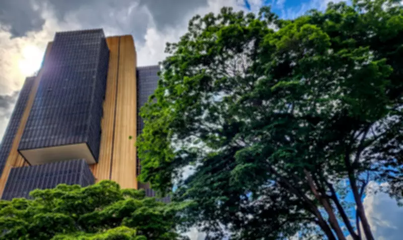 Banco Central reduz juros básicos para 14,5% ao ano apesar de guerra