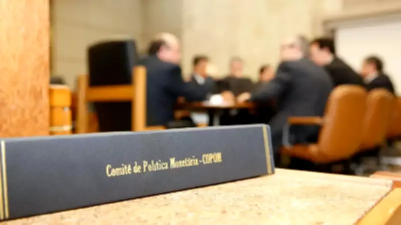 BC corta Selic para 14,5% em meio a tensões no Oriente Médio e inflação alta