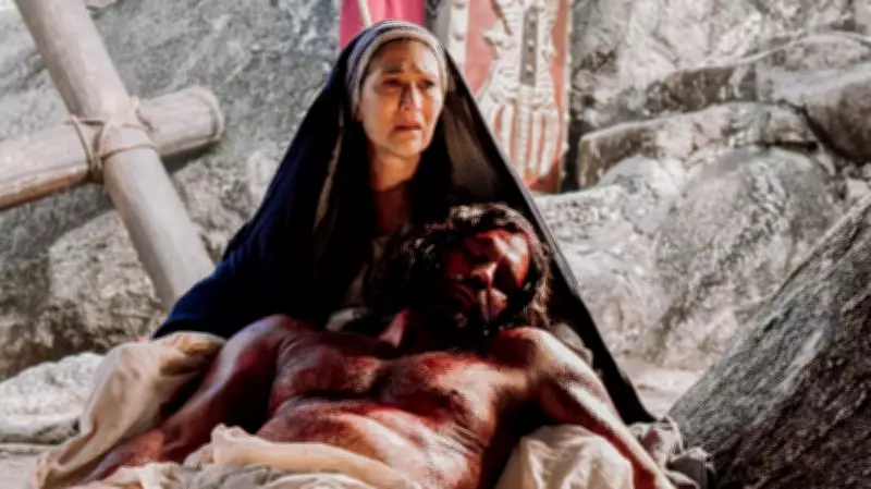 Beth Goulart interpreta Maria na Paixão de Cristo e destaca força feminina universal