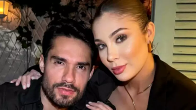 Bil Araújo revela gênero do primeiro filho em cerimônia intimista com Adriana Yanca