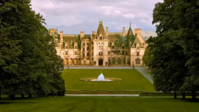 Biltmore House: A Fantasia da Era Dourada Americana que Encanta Visitantes