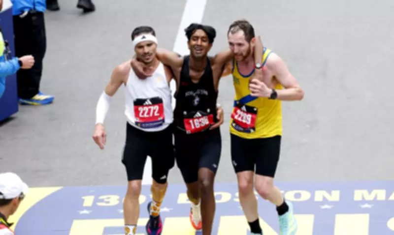 Brasileiro emociona ao ajudar corredor exausto na Maratona de Boston