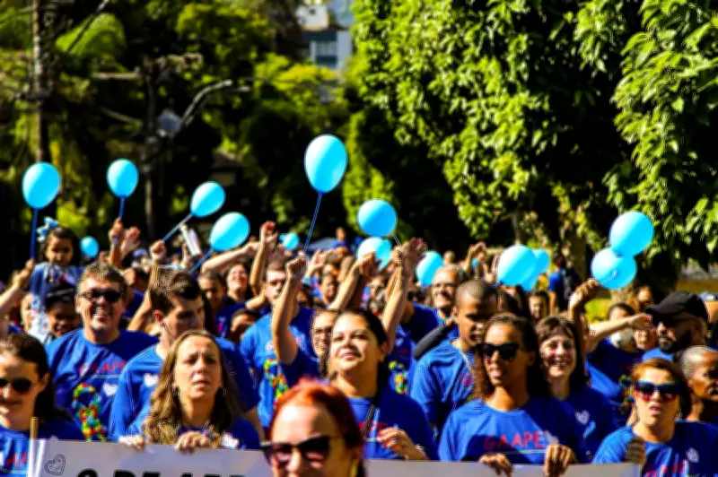 Caminhada Azul conscientiza sobre autismo neste domingo em Petrópolis