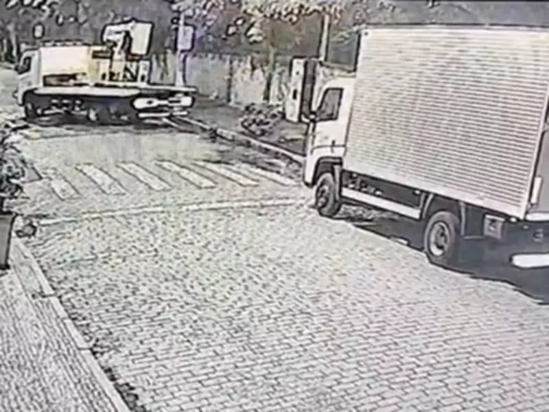 Caminhão-guincho é furtado em Campinas durante a madrugada; veículo tinha rastreamento