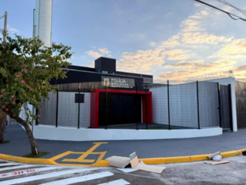 Caminhoneiro é feito refém e trancado em baú após roubo milionário em Bauru