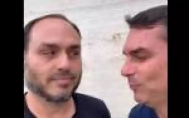 Carlos Bolsonaro critica Zema e alerta Flávio sobre 'isca' política