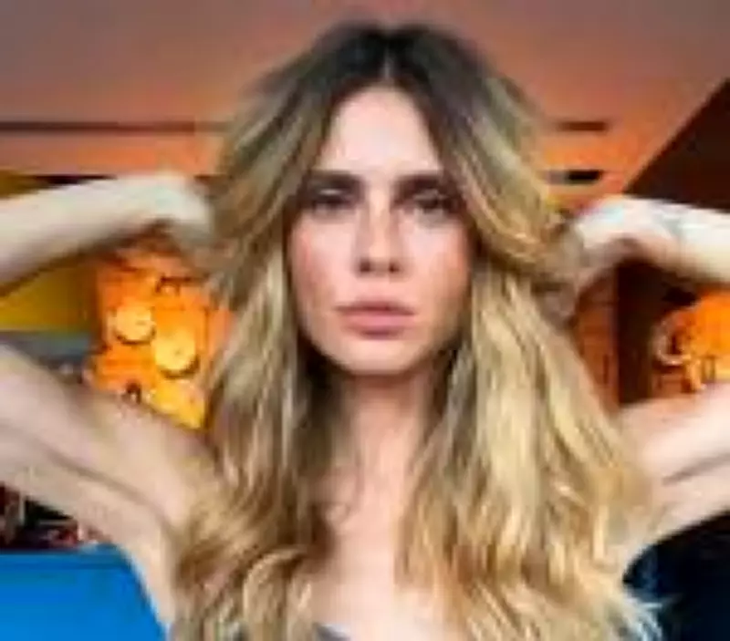 Carolina Dieckmann transforma visual para viver Diná em filme de 'A Viagem'