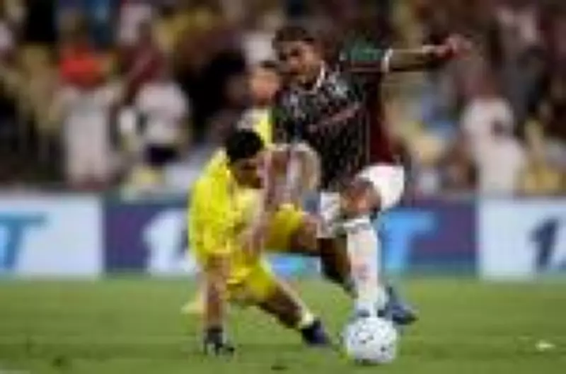 Carro de John Kennedy, do Fluminense, é recuperado após roubo na Zona Norte do Rio