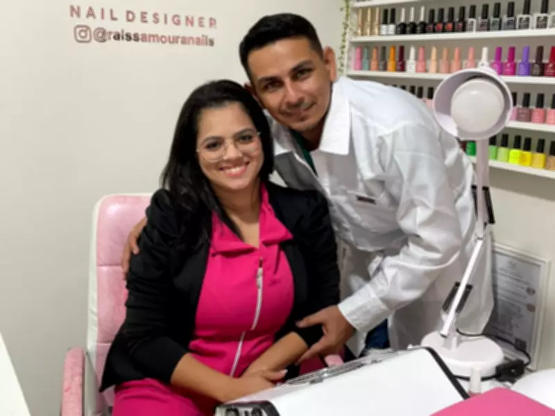 Casal do Acre transforma design de unhas em negócio próspero e desafia preconceitos