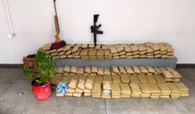 Casal é preso com 300 quilos de maconha skunk em Manaus pela PC-AM