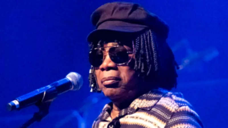 Celebridades que superaram o abandono familiar: histórias de resiliência