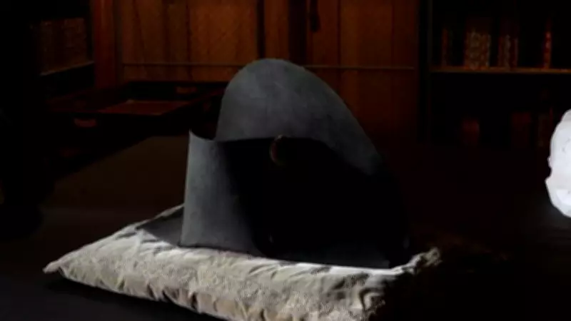 Chapéu de Napoleão Bonaparte é redescoberto após décadas escondido e será exibido em Paris