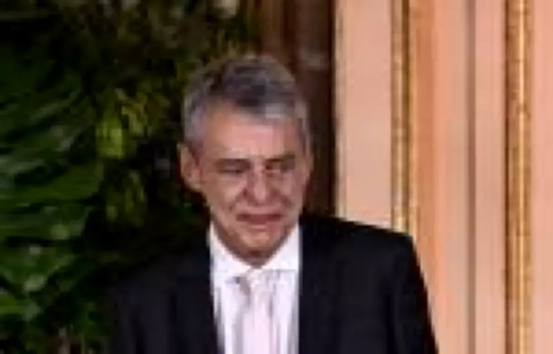 Chico Buarque vence ação judicial contra Facebook por uso indevido de música via IA