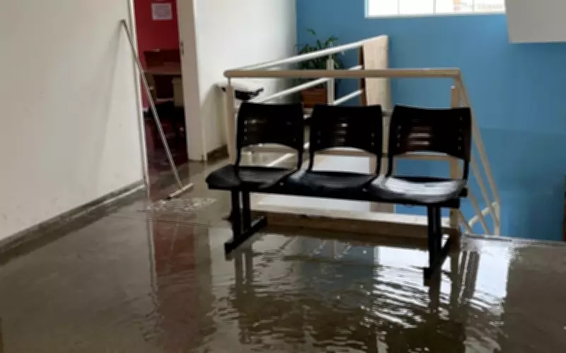 Chuva alaga centro de fisioterapia no Piracicamirim, em Piracicaba