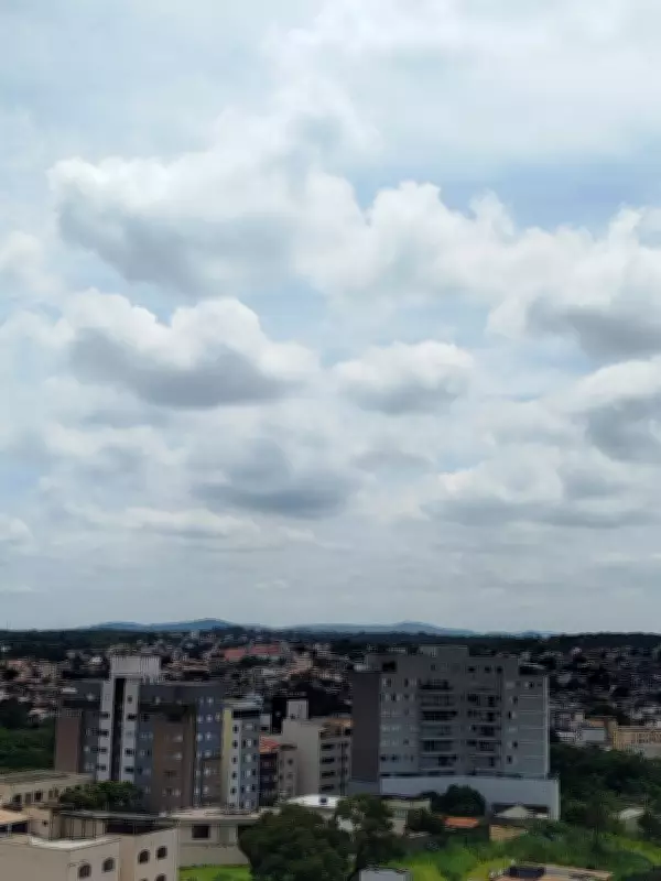 Chuvas isoladas e nebulosidade marcam semana do feriado em Divinópolis