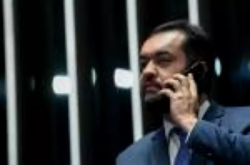 Cláudio Castro enfrenta obstáculos históricos para candidatura ao Senado após inelegibilidade