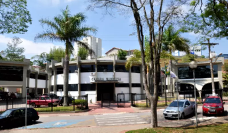 Câmara de Arujá abre concurso com salários de até R$ 15,6 mil