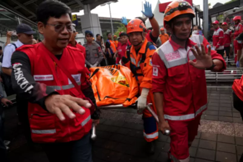 Colisão de trens na Indonésia deixa 14 mortos e dezenas feridos
