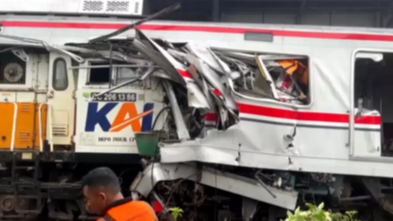 Colisão entre trens na Indonésia deixa 15 mortos e mais de 80 feridos