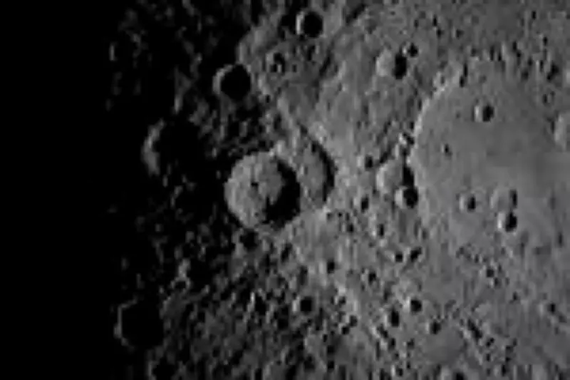 Comandante da Artemis II divulga vídeo da Lua feito com celular durante missão histórica