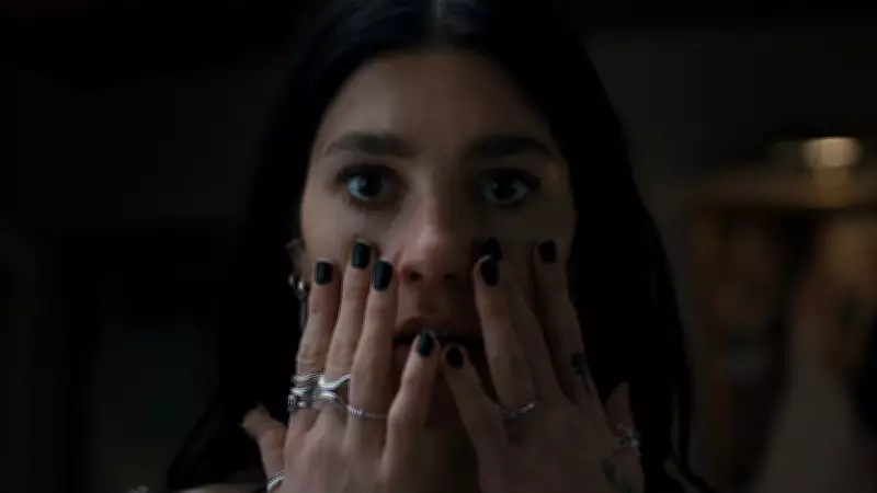Como 'Algo Horrível Vai Acontecer' gera ansiedade no espectador com suspense psicológico