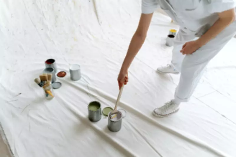 Como remover manchas de tinta e cimento após reformas em casa
