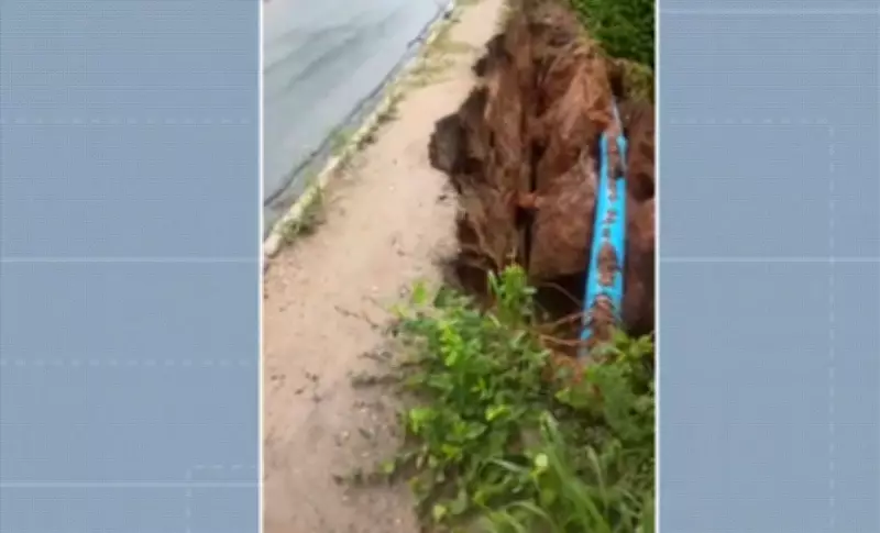 Cratera se abre após chuvas e interdita ladeira que liga bairros em João Pessoa