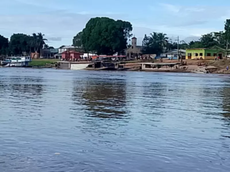Criança de 4 anos desaparece após naufrágio de barco no interior do Acre