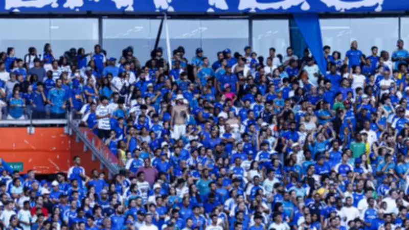 Cruzeiro vence Grêmio e empurra Corinthians para zona de rebaixamento do Brasileirão