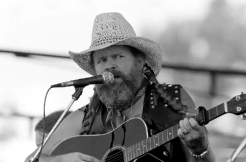 David Allan Coe, ícone country de 'Take This Job and Shove It', morre aos 86