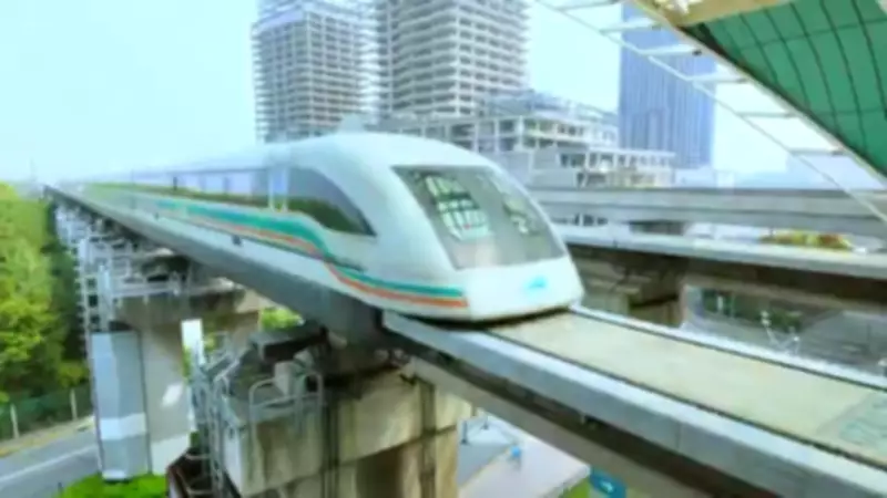 De Nova York a Xangai: a disputa EUA-China nos trilhos da infraestrutura