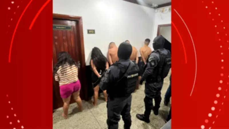 Denúncia resulta em prisão de cinco pessoas e apreensão de 174 porções de drogas em Macapá