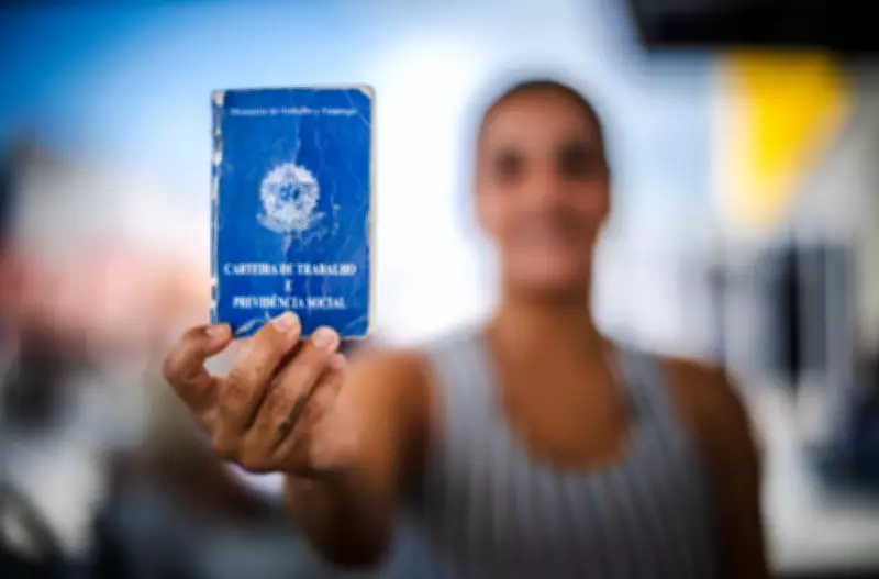 Desemprego cai para 6,1% em março, menor taxa da série histórica