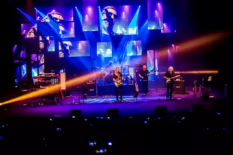 Dire Straits Legacy faz show de despedida em Divinópolis após turnê pelo Brasil