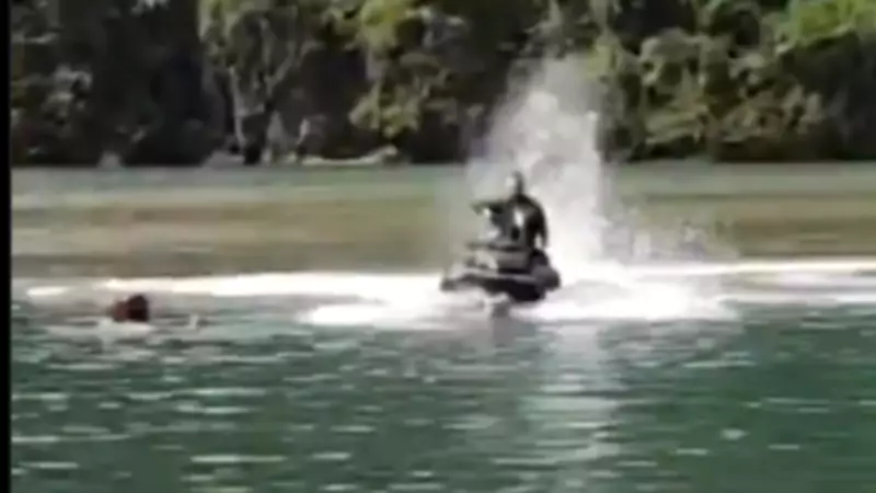 Discussão em Bertioga termina em violência com moto aquática e ameaças à mulher