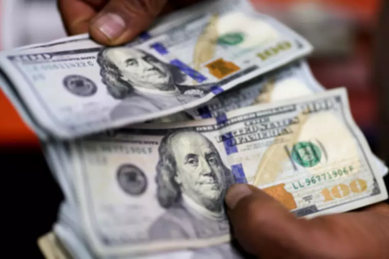 Dólar cai e petróleo sobe com tensão EUA-Irã e expectativas econômicas