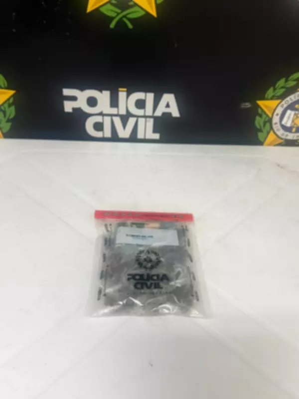 Dois adolescentes são apreendidos com drogas em Barra Mansa