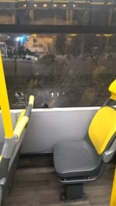 Dois homens presos por soltar rojão dentro de ônibus do BRT no Rio de Janeiro