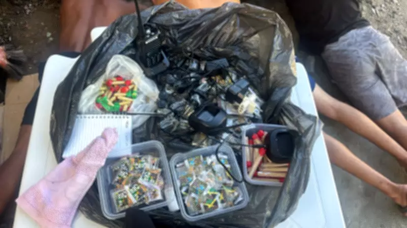 Dois jovens presos e adolescente apreendido por tráfico de drogas em Angra dos Reis