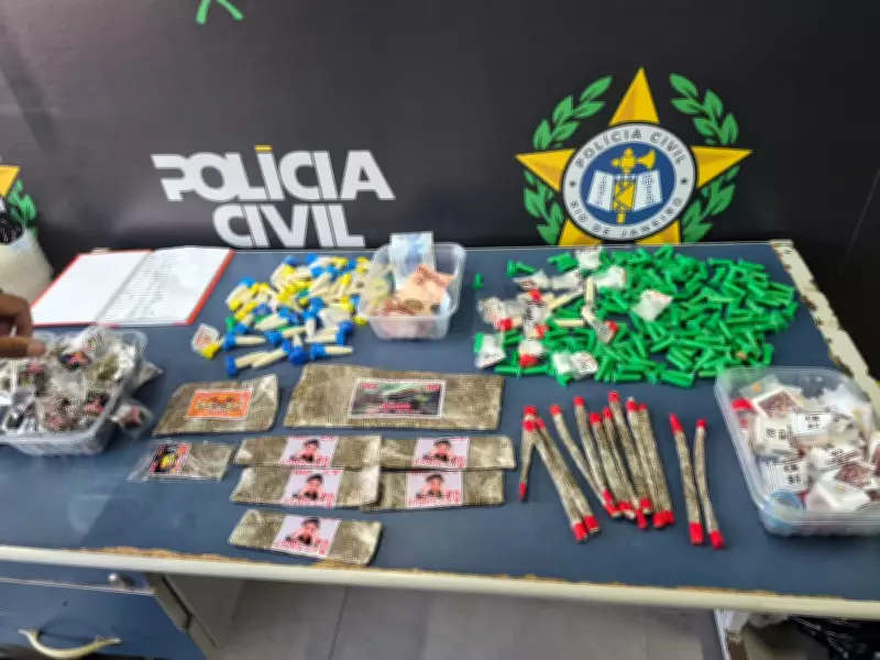 Dois jovens presos e três adolescentes apreendidos por tráfico de drogas em Angra dos Reis