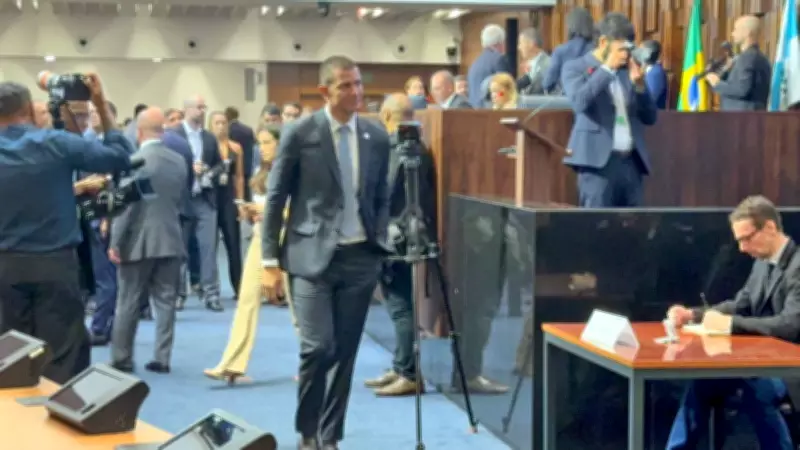 Douglas Ruas é eleito presidente da Alerj com 44 votos em sessão com ausência de protesto