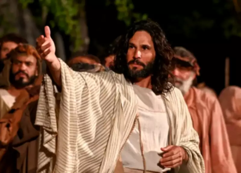 Dudu Azevedo interpreta Jesus na Paixão de Cristo de Nova Jerusalém e fala sobre humanização