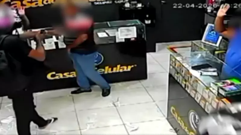 Dupla armada assalta loja de celulares no bairro João Paulo, em São Luís