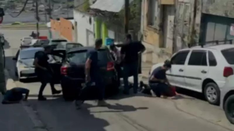 Dupla com mais de 20 passagens é presa em flagrante no Rio