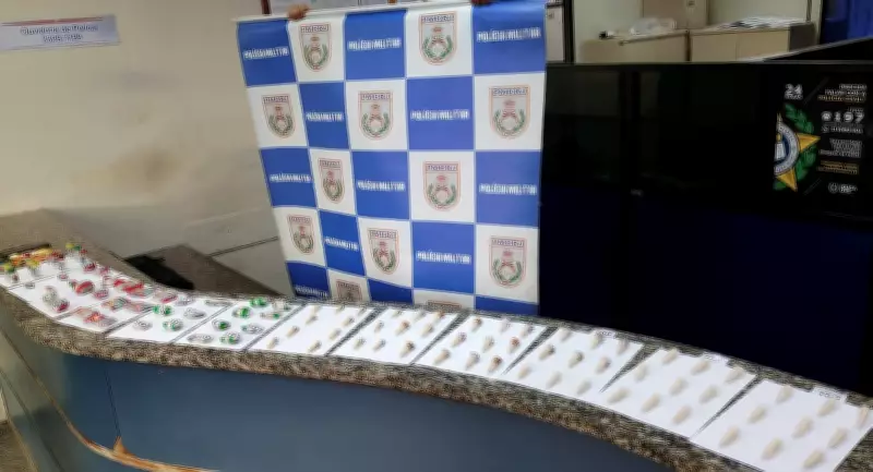 Dupla de jovens é presa com drogas em Barra Mansa, no Rio de Janeiro
