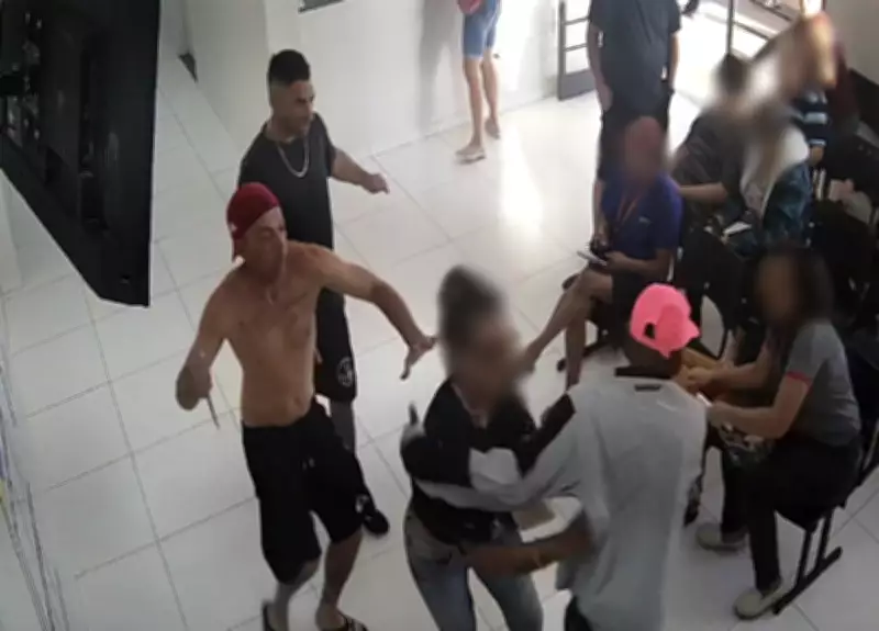 Dupla invade posto de saúde e ataca homem com faca em São Manuel; vítima é presa por furto